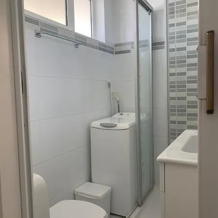 Wonderful, Lovely & Quiet In - Wifi Free Apartment *
